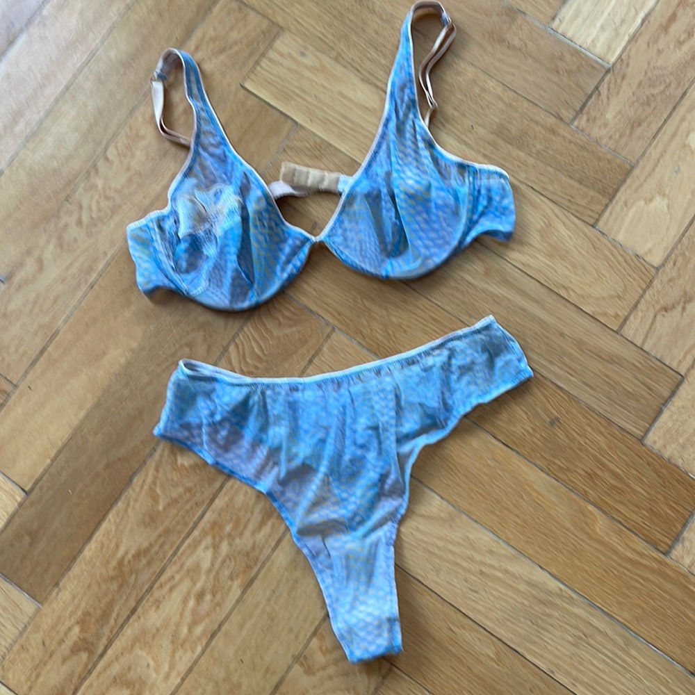 Chiarugi gorgeous set 36/C top and bottom sz 4